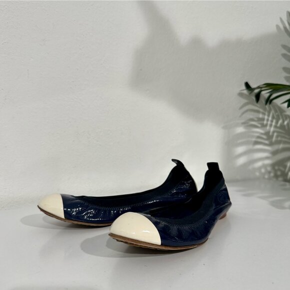 Chanel Navy Patent Elastic White Cap Toe Flats size 37 1/2 - Picture 2 of 9